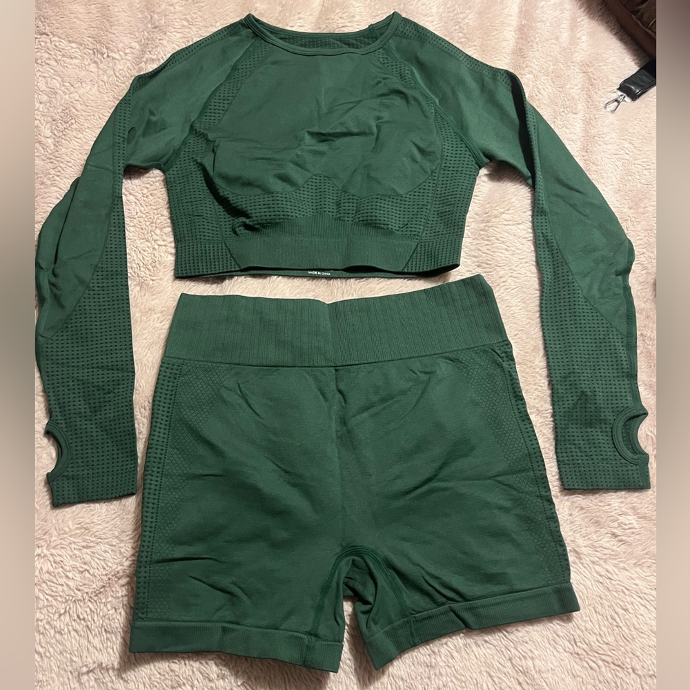 forrest green 2 piece athletic set NWOT
